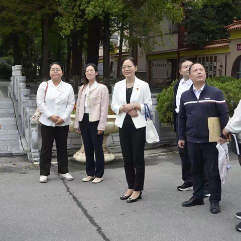 缅怀先烈强党性 传承精神促发展