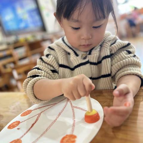 大家一起捡落叶