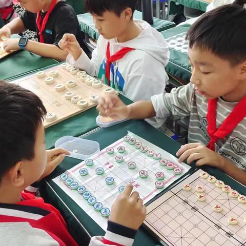 弈彩绽放 乐在棋中 ——正阳县育德实验学校象棋、五子棋社团风采展示