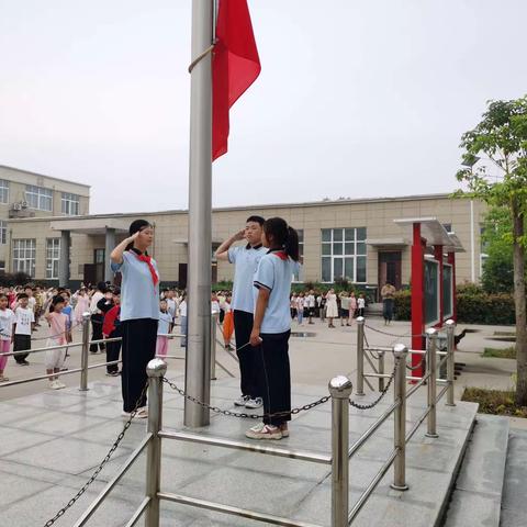 国旗飘飘，伴我成长——邢庄教育集团窝城校区中心小学