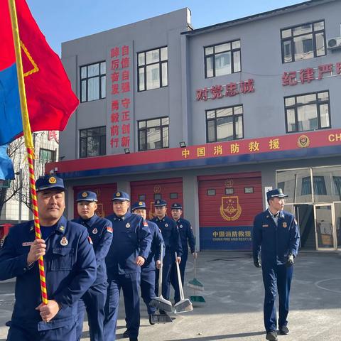 “三月春风暖，雷锋伴我行”民主路消防救援站组织开展学雷锋系列活动