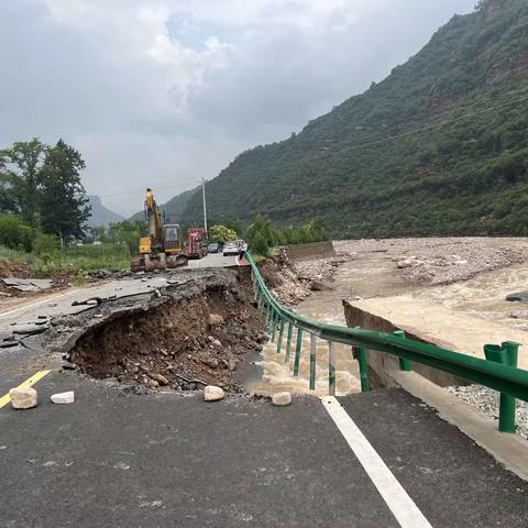 河北能通路桥工程有限公司抗洪抢险冲锋陷阵第一线