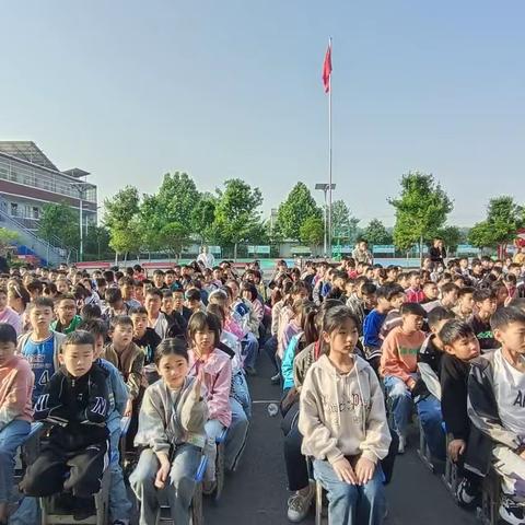 太和县李兴镇奕安学校2022~2023学年度第二学期期中考试表彰大会