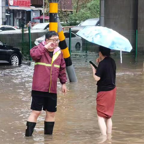 暴雨中的守护：万科新榆社区挺膺担当