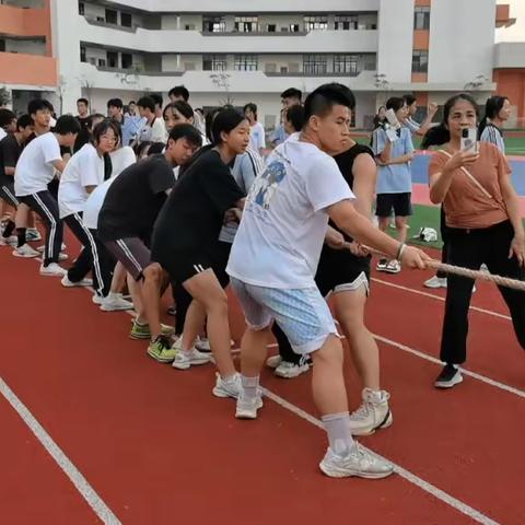 暖心回顾 砥砺前行——奔跑的未高高二二班