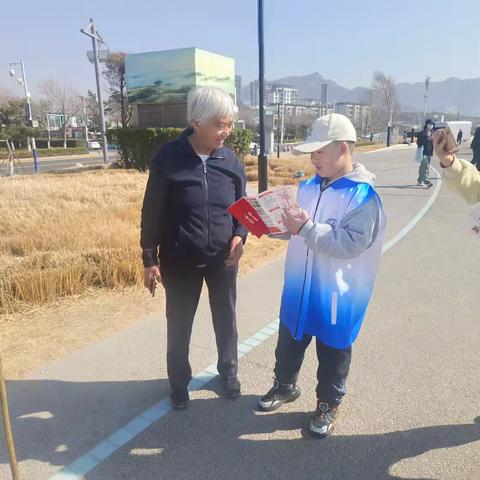 浙商银行青岛分行开展“研学+宣传”金融消保志愿服务活动