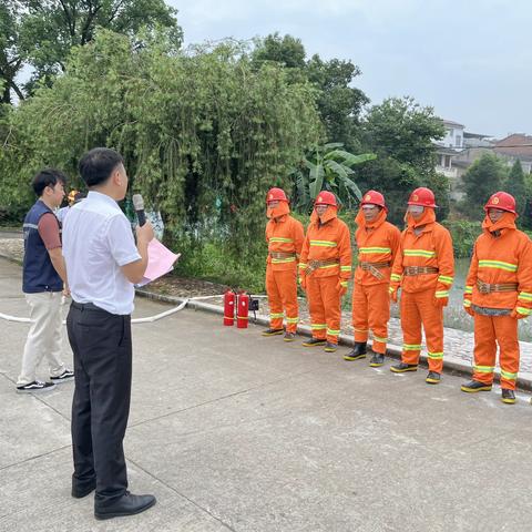 “以练备战 劳筑安全防线”富口镇开展消防联合演练