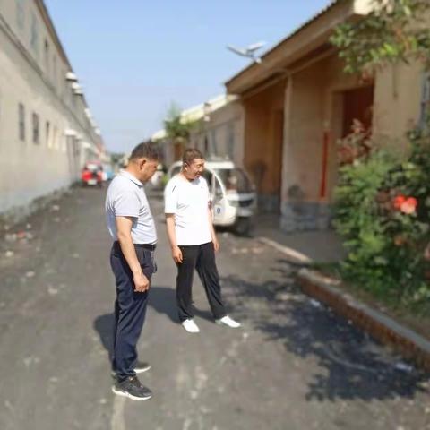 工作队给六合苑社区“美颜”