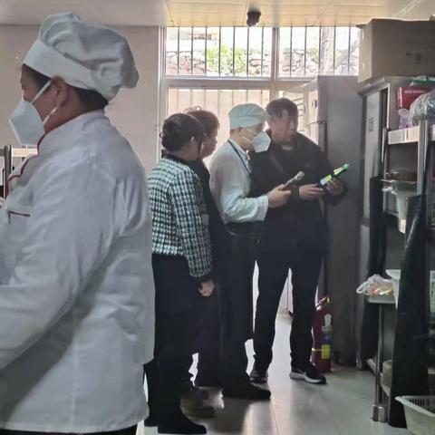 漫川关大酒店开展二季度食品安全大检查