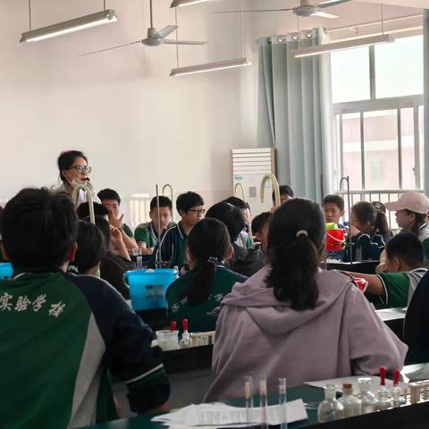 2022级8班理化实验技能训练如火如荼进行中