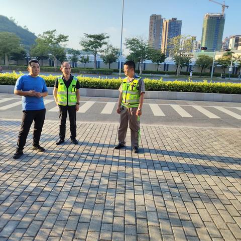 20231026日龙华局养护科李科到北延段通道检查指导工作