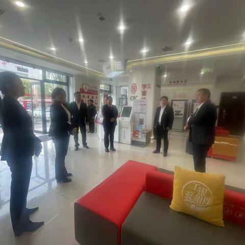 李军赴支行网点督战上甘岭攻坚战