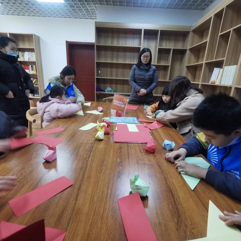 五七车站社区开展“巧手做灯笼 欢乐迎元宵”主题活动