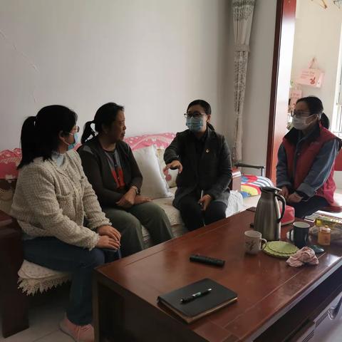 五七车站社区开展”关爱从身边做起”常态化走访活动