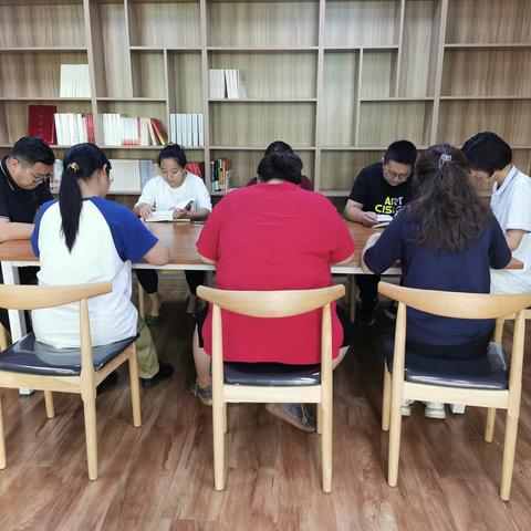 “一本好书 相伴一生”五七车站社区组织开展好书分享会