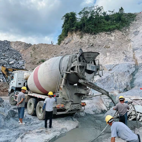 攻坚克难筑基石，水库建设启新程——牛梅溪水库除险加固工程大坝首仓混凝土浇筑施工
