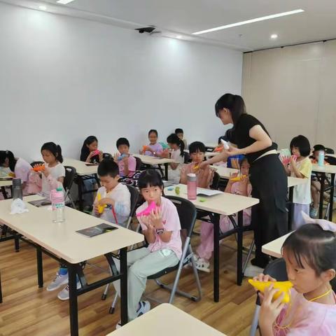 竹林社区“多彩生活，艺满人生”居民学堂——民乐班