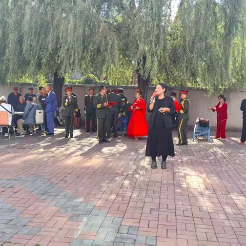 双节同庆 情满家园