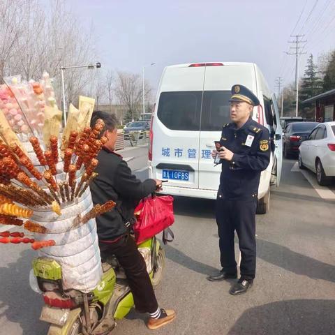 【历城城管】彩石中队校园周边整治，全力护航春季高考