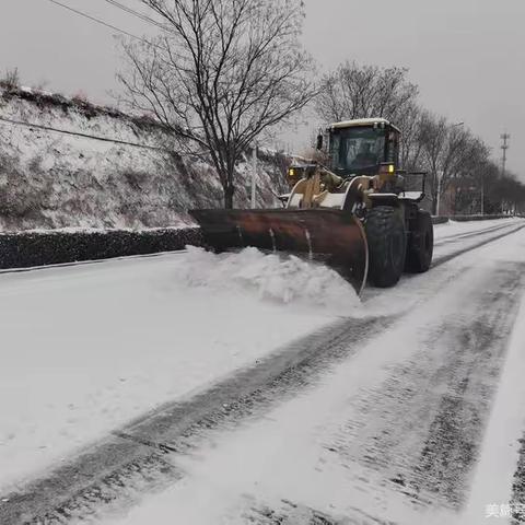 长治公路分局全员出击迎战2024年春运最强降雪天气