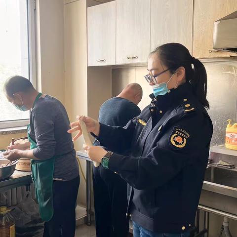 “温暖立冬，团结迎新”迎新中队特迎立冬集体包饺子活动