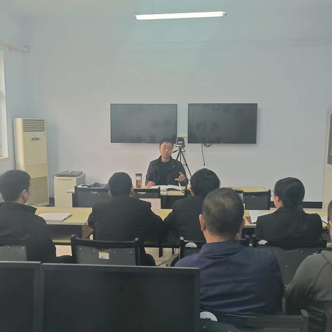 宣化区法院常务副院长张晓琚为执行干警讲授优化法治营商环境培训主要内容