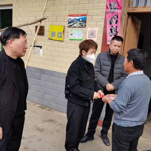情系残疾人  送温暖活动----市残联领导深入我县走访慰问困难残疾人家庭