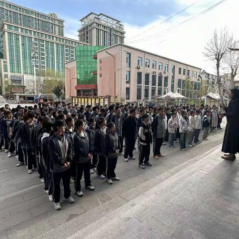 “安全记于心，演练践于行”              — 石家庄六中开展住宿生防震避险疏散逃生演练