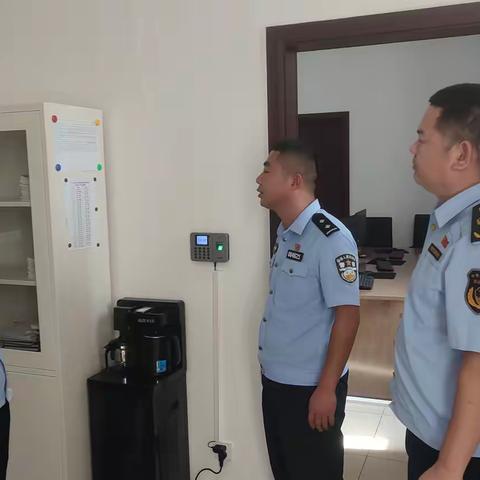 强化纪律监督 压实工作责任——市综合行政执法局开展反走私站点调研工作