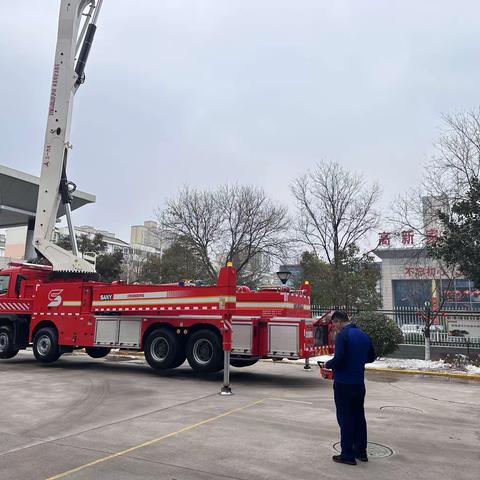 厉兵秣马 以测促训——新苑路特勤站组织开展严寒天气下车辆装备效能测试工作