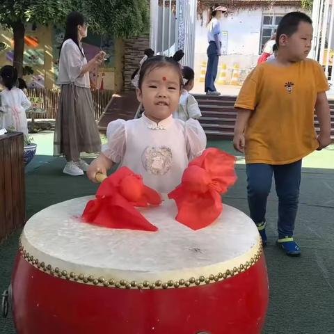 快乐碎片加载中…李锦如小朋友的快乐时光～