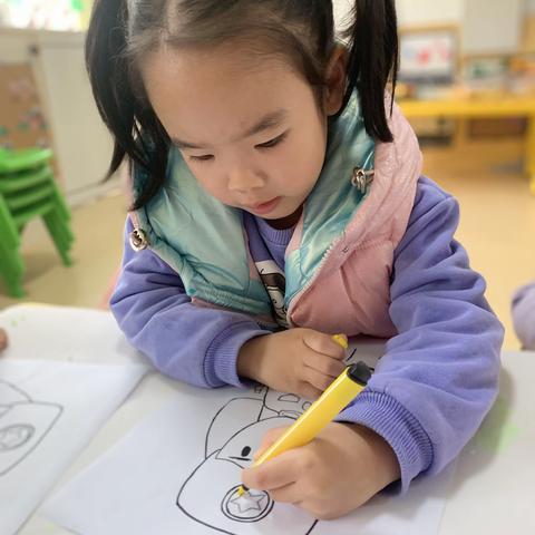 快乐碎片加载中…陈雨萱小朋友的快乐时光～