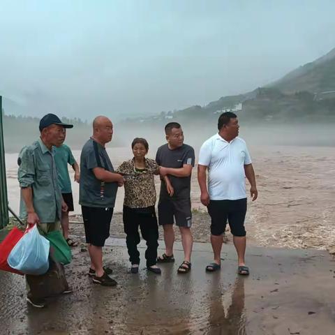 【以人为本 防范应急】合漳乡帮助群众及时就医