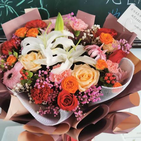 丹心育桃李，芳华献杏坛 || 恭祝沈辉老师退休快乐！