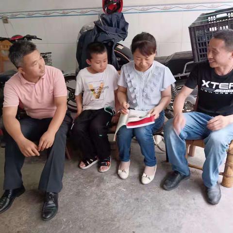 家校同行   为爱护航一一南城县第一小学2022-2023年度下学期三(5)班暑假家访纪实