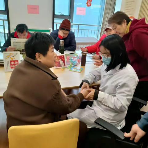 官扎营街道举行“春养义诊进社区，情暖暮春老人心”活动