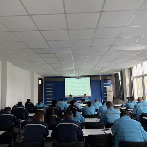 油库召开职工大会暨三月安全分论坛