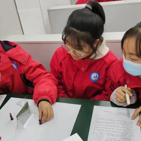 操作技能展风采 科学实践出真知 ——四门初中物理化学学生实验操作竞赛
