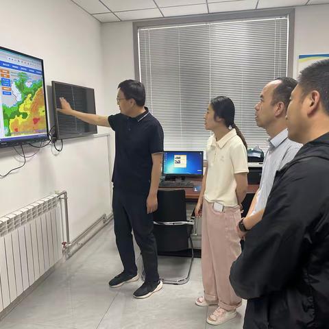 陇县：县委副书记调研气象防汛工作