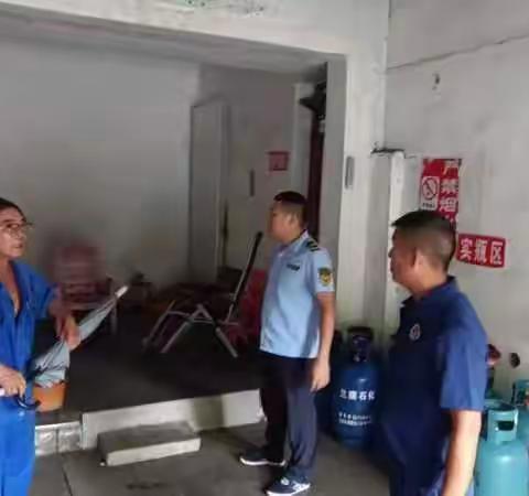 八所镇开展燃气安全隐患排查工作