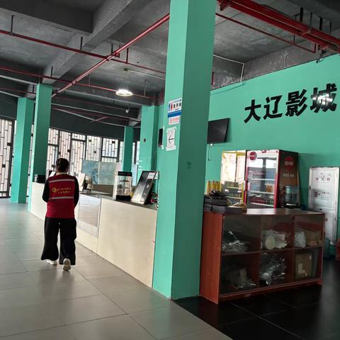 龙楼就业驿站：主动上门访企业，精准服务促就业