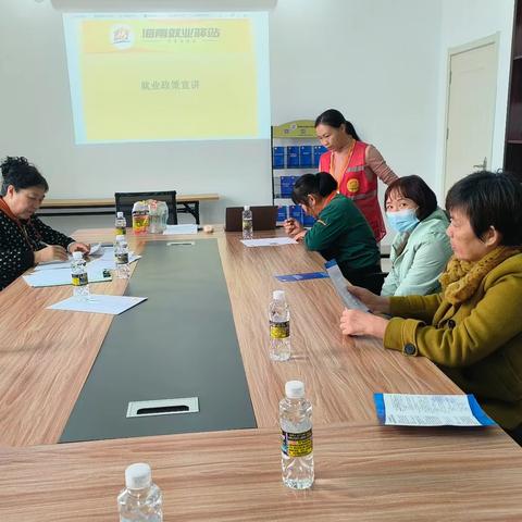 海南就业驿站文昌龙楼站联合金融街物业专场招聘洽谈会暨政策宣讲活动圆满举办