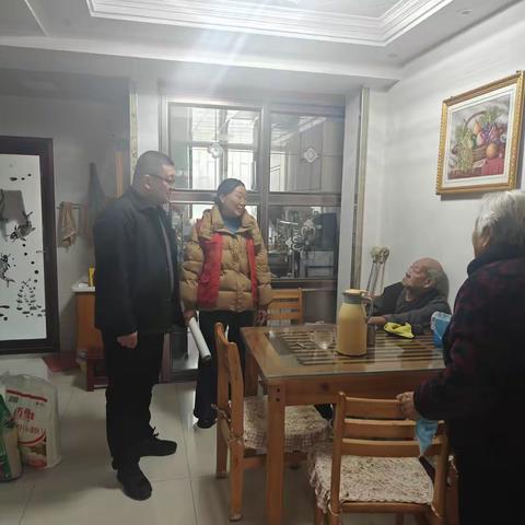 “情暖新春 致敬老兵”——杜甫路街道和义里沟村开展春节慰问优抚对象活动