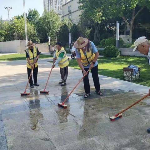 洒汗挥帚献贺礼，百年红船敬峥嵘