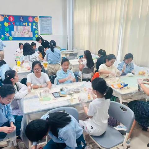 巧手做月饼 童心迎中秋——曲师一附小六年级2班中秋主题活动纪实