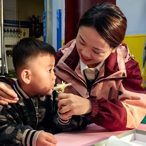 “示范引领共奋进，砥砺前行共芬芳”——陇南市武都区蓝天幼儿园骨干教师公开课观摩活动