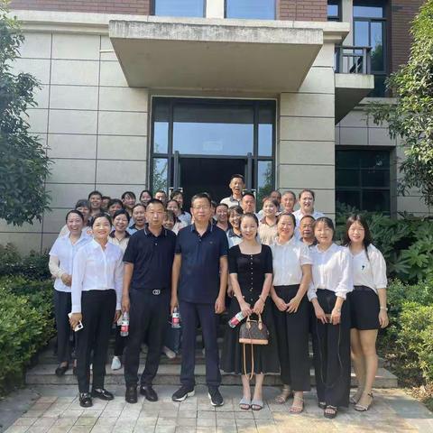 高温下的坚守，致敬奋战在高温一线的工作者