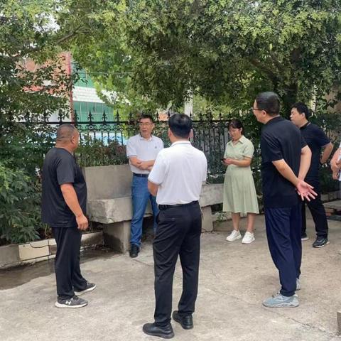代表实地调研，提升群众幸福感
