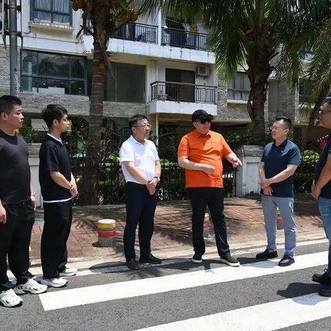 匠心坚守·致敬五一｜李泳昌董事长一行慰问小街小巷项目一线作业人员