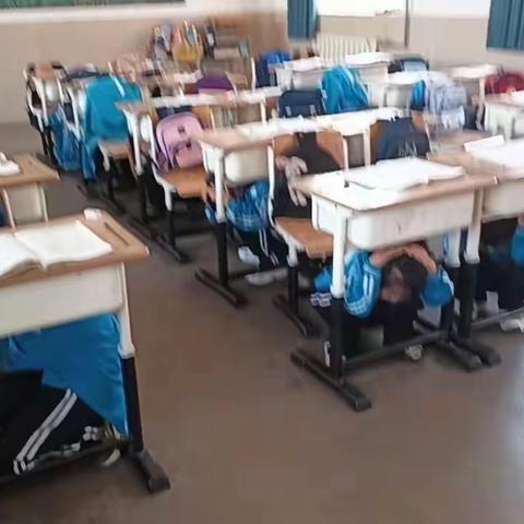 临“震”不乱 安全相伴---崔庄镇沙口小学防震减灾逃生演练活动